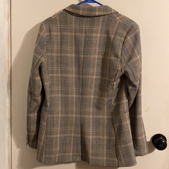 Blazer - Picture 2 of 3